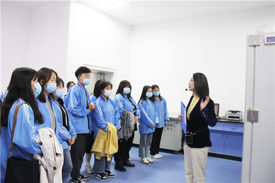 時(shí)代青年講奉獻(xiàn)  愛(ài)心熱血勇?lián)?dāng)——安康職業(yè)技術(shù)學(xué)院學(xué)生參加血站開(kāi)放日活動(dòng)