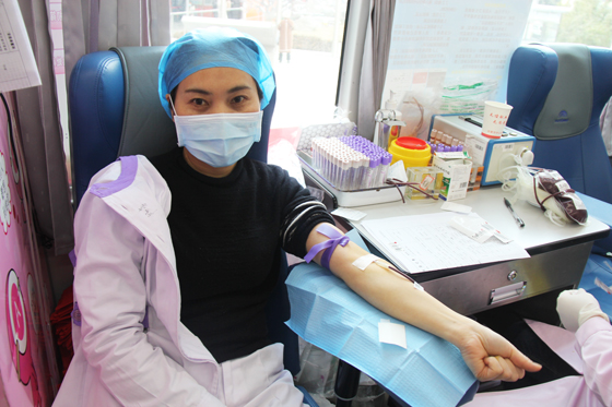 醫(yī)者仁心 大愛無疆 挽袖獻(xiàn)血 守護(hù)生命 ——安康市人民醫(yī)院開展冬季愛心獻(xiàn)血活動(dòng)