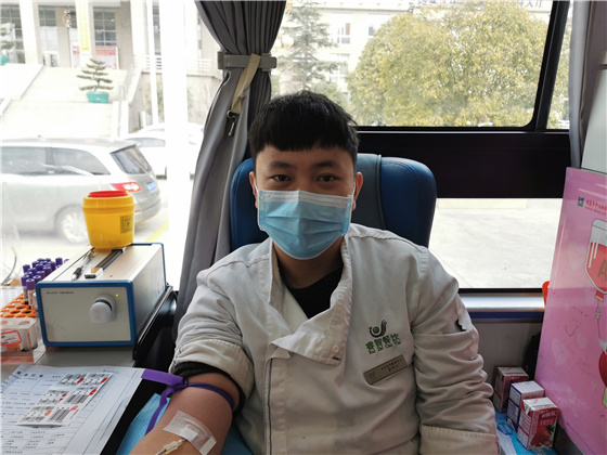 人民警察一心為民，捋袖捐血鐵血柔情——安康市公安局積極開展冬季獻血活動