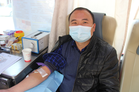 血液是生命的禮物——中國聯(lián)通安康市分公司、安康大數(shù)據(jù)運(yùn)營有限公司聯(lián)合開展冬季應(yīng)急獻(xiàn)血活動